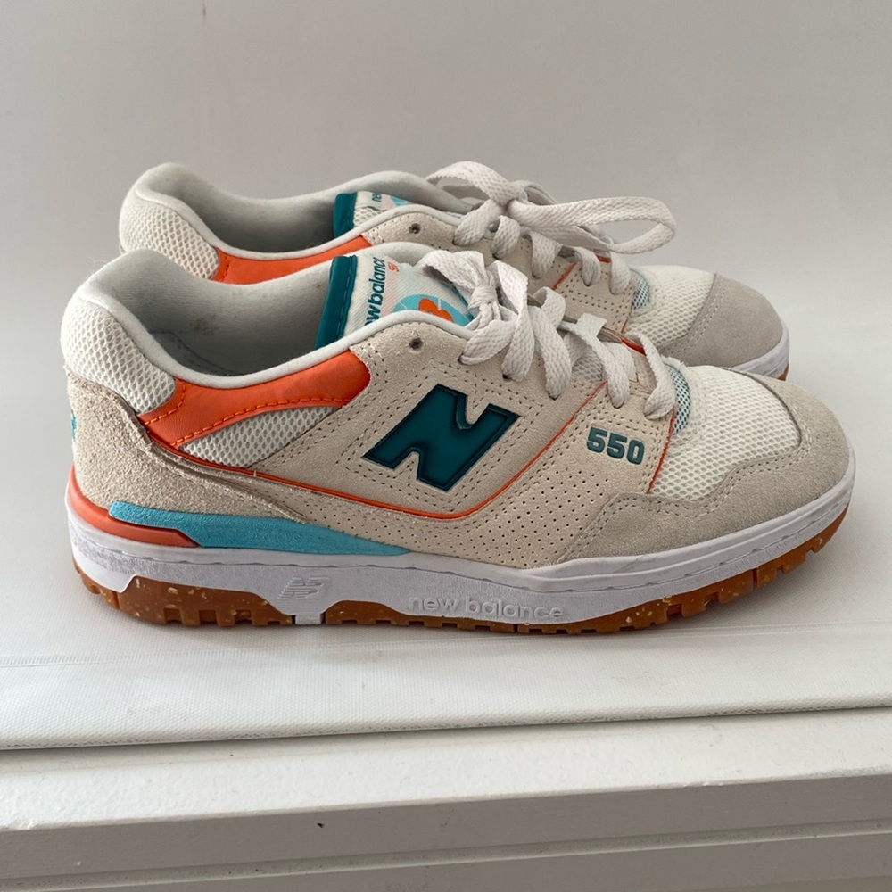 New Balance Sneakers 550 Women’s size 7.5 - Teal and Orange